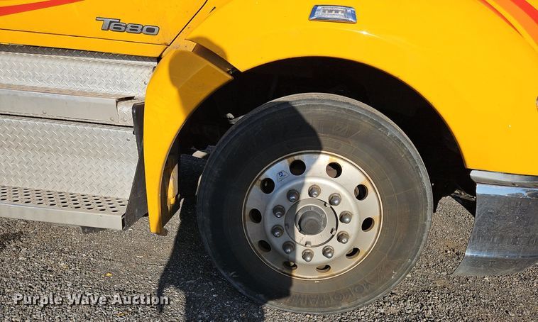 image for item OK9915 2020 Kenworth T680 semi truck