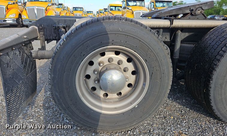 image for item OK9915 2020 Kenworth T680 semi truck