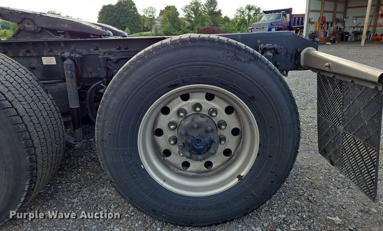 image for item OK9915 2020 Kenworth T680 semi truck