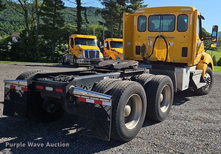 image for item OK9919 2020 Kenworth T680 semi truck