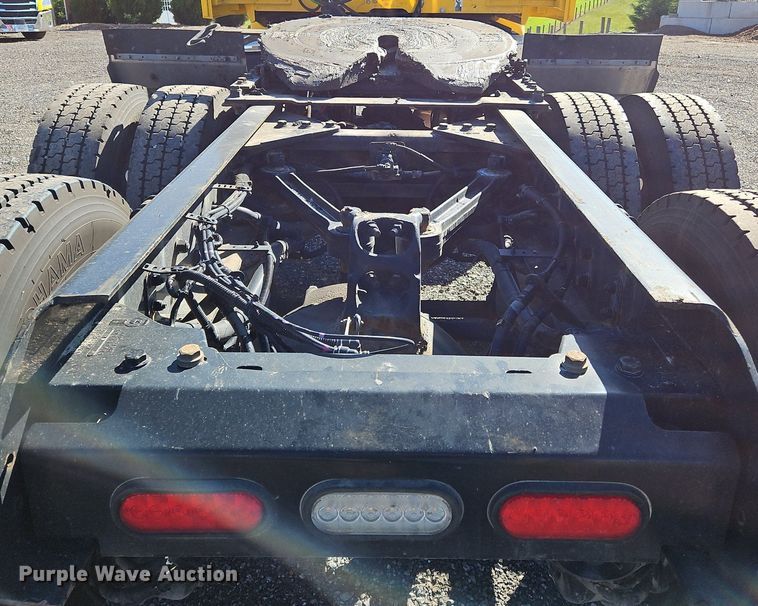 image for item OK9919 2020 Kenworth T680 semi truck