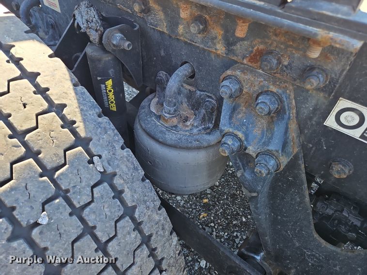 image for item OK9919 2020 Kenworth T680 semi truck