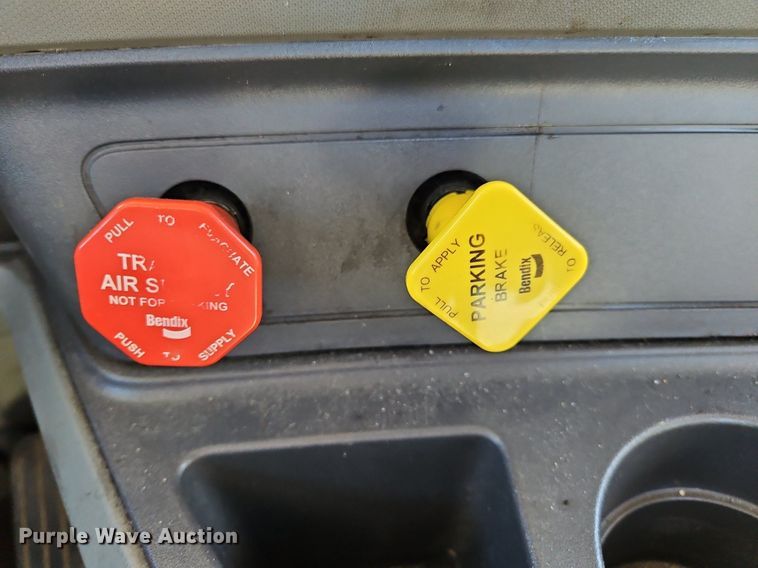 image for item OK9919 2020 Kenworth T680 semi truck