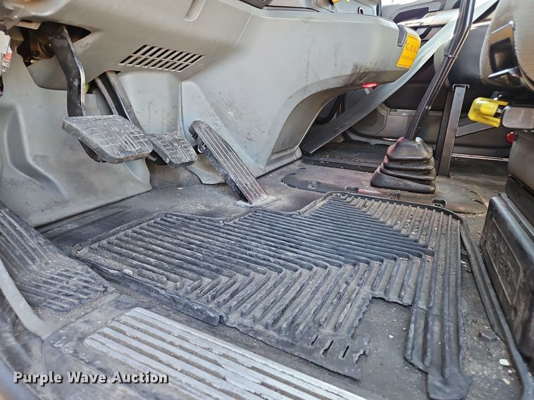 image for item OK9919 2020 Kenworth T680 semi truck