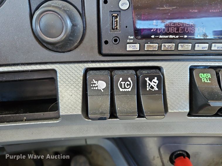 image for item OK9919 2020 Kenworth T680 semi truck