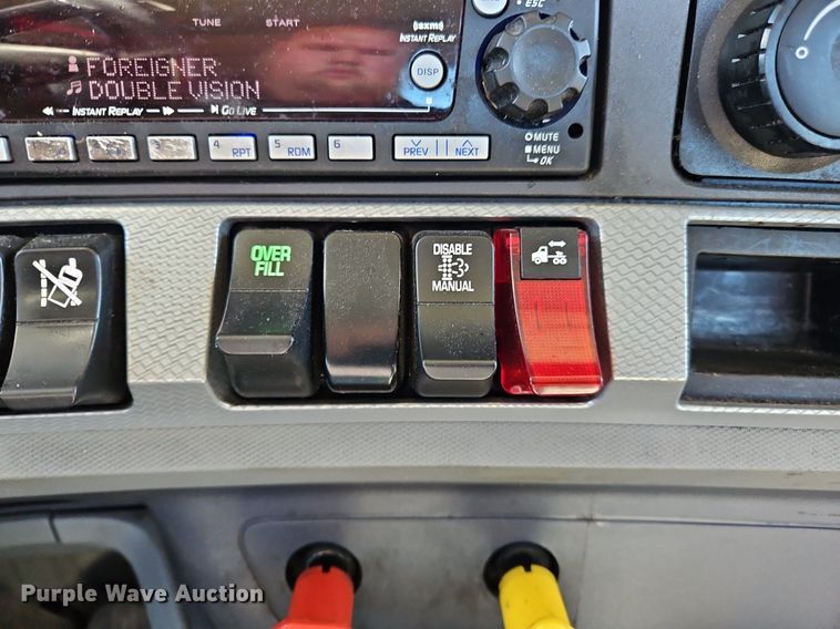 image for item OK9919 2020 Kenworth T680 semi truck