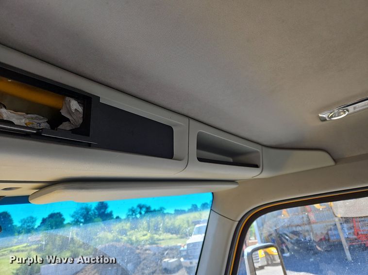 image for item OK9919 2020 Kenworth T680 semi truck