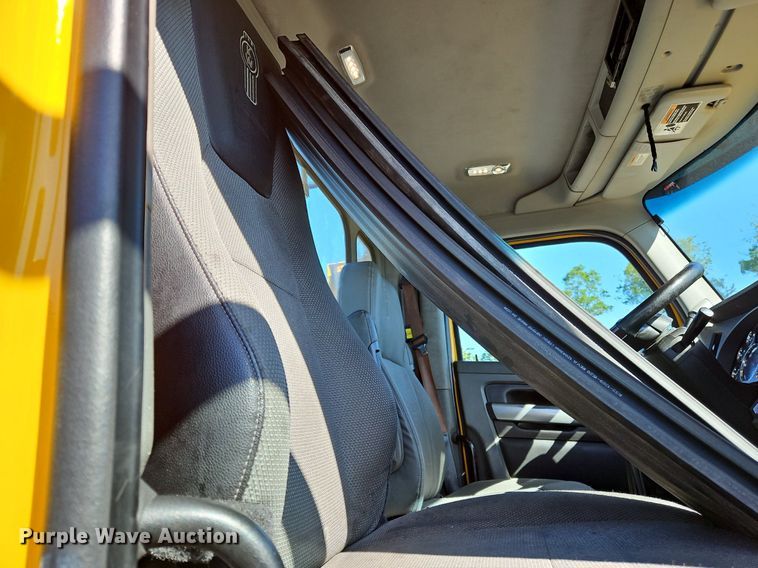 image for item OK9919 2020 Kenworth T680 semi truck