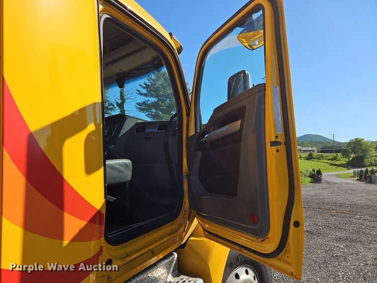 image for item OK9919 2020 Kenworth T680 semi truck