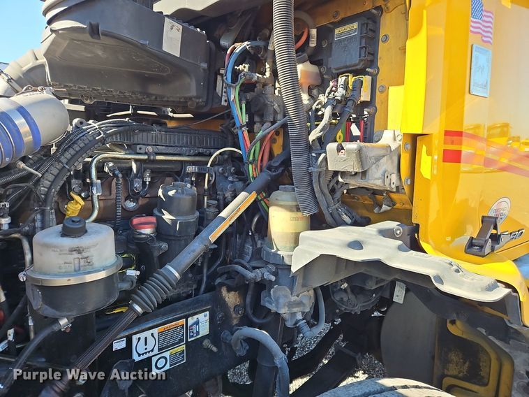 image for item OK9919 2020 Kenworth T680 semi truck