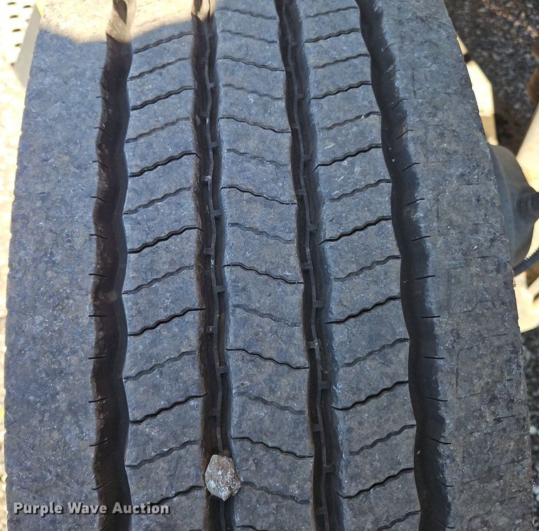 image for item OK9919 2020 Kenworth T680 semi truck