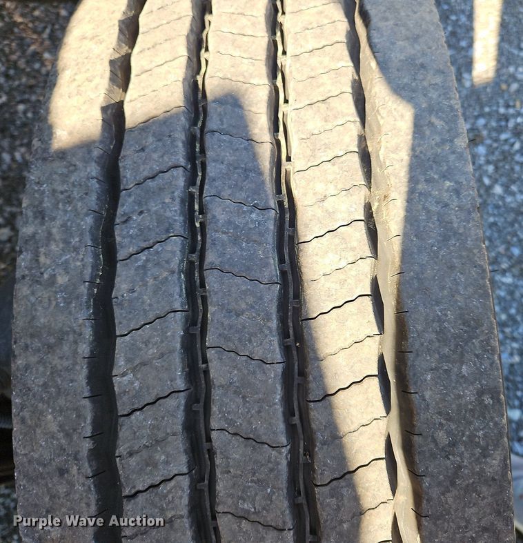 image for item OK9919 2020 Kenworth T680 semi truck