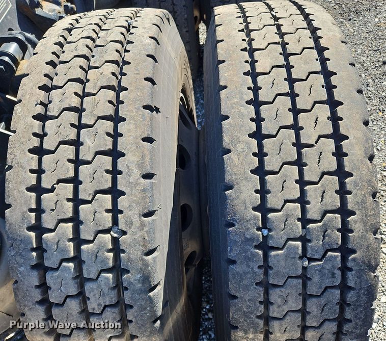 image for item OK9919 2020 Kenworth T680 semi truck