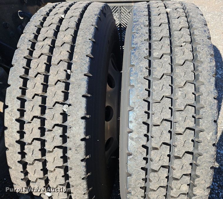 image for item OK9919 2020 Kenworth T680 semi truck