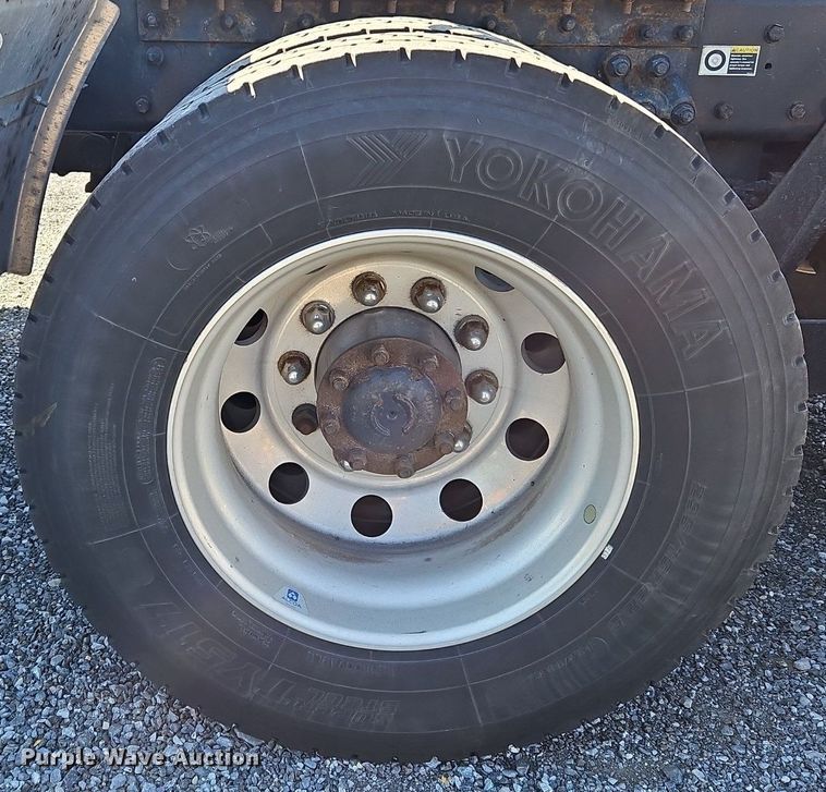 image for item OK9919 2020 Kenworth T680 semi truck