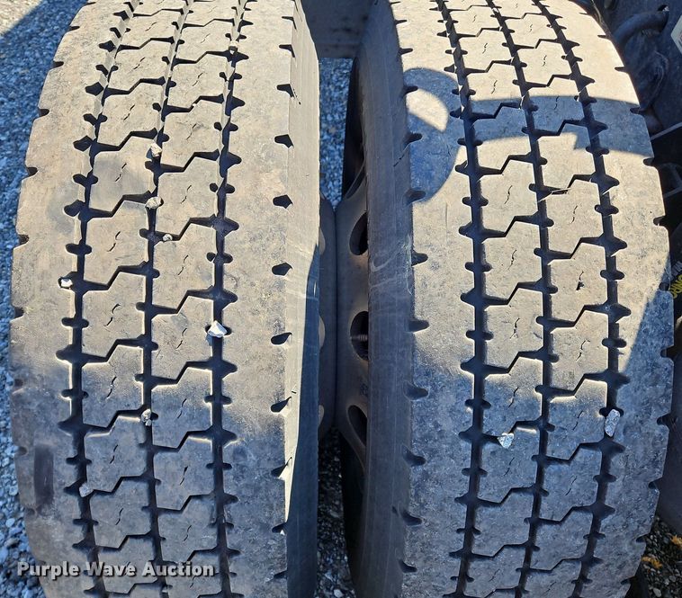 image for item OK9919 2020 Kenworth T680 semi truck