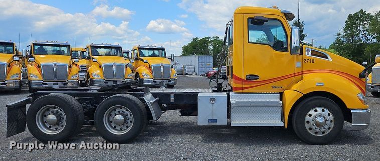 image for item OK9921 2020 Kenworth  T680 semi truck