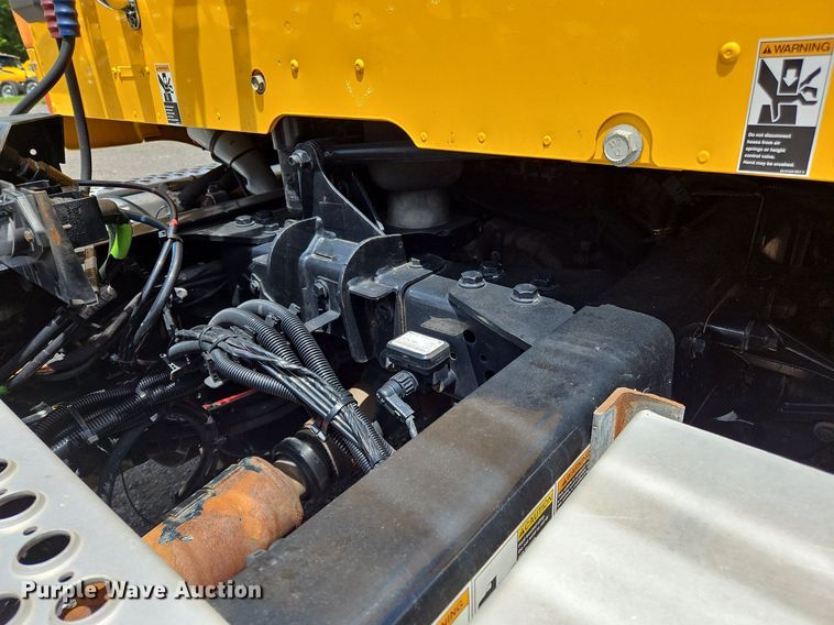 image for item OK9921 2020 Kenworth  T680 semi truck