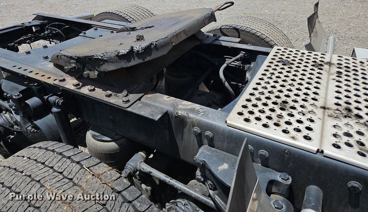 image for item OK9921 2020 Kenworth  T680 semi truck