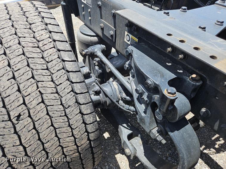 image for item OK9921 2020 Kenworth  T680 semi truck