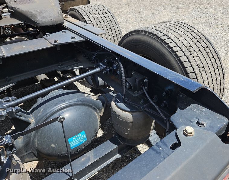 image for item OK9921 2020 Kenworth  T680 semi truck