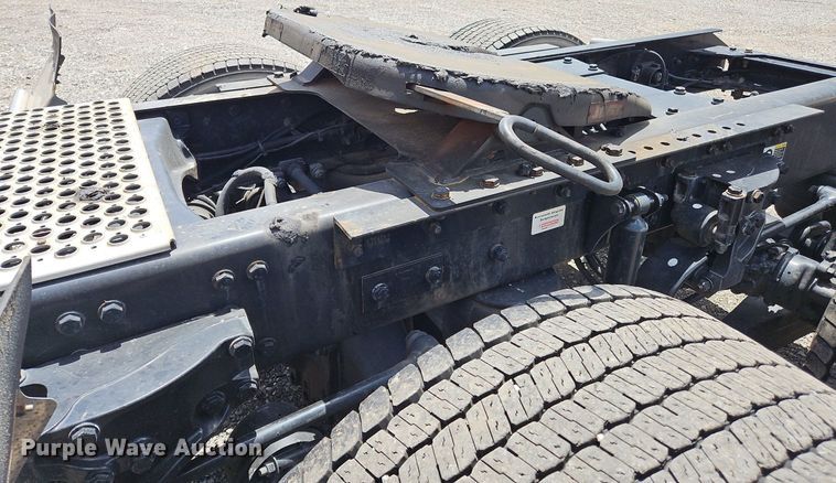 image for item OK9921 2020 Kenworth  T680 semi truck