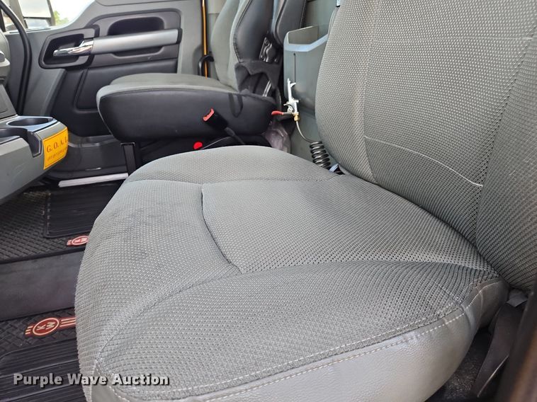 image for item OK9921 2020 Kenworth  T680 semi truck