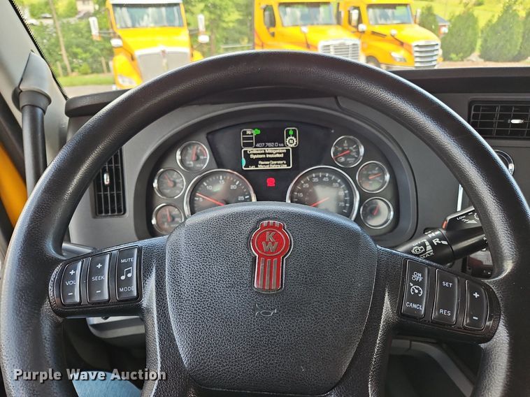 image for item OK9921 2020 Kenworth  T680 semi truck