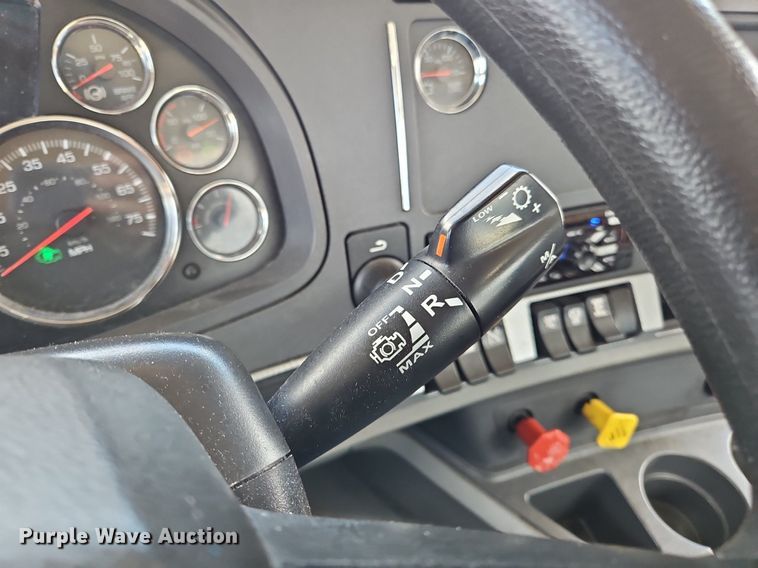 image for item OK9921 2020 Kenworth  T680 semi truck