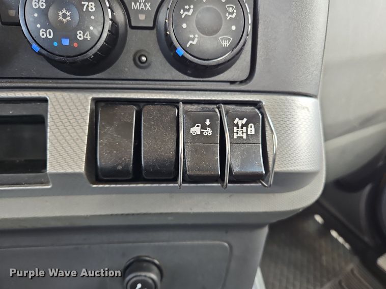 image for item OK9921 2020 Kenworth  T680 semi truck