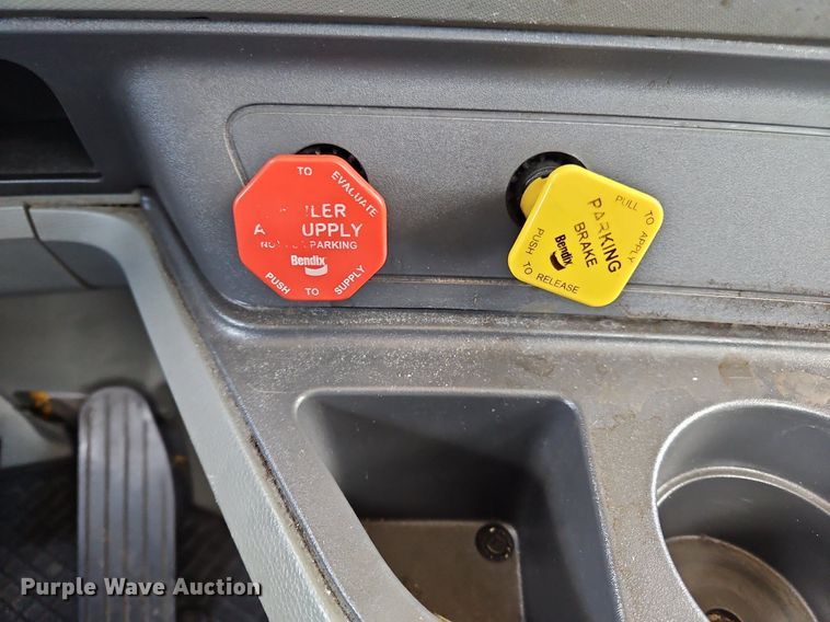 image for item OK9921 2020 Kenworth  T680 semi truck