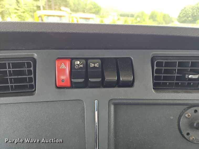 image for item OK9921 2020 Kenworth  T680 semi truck