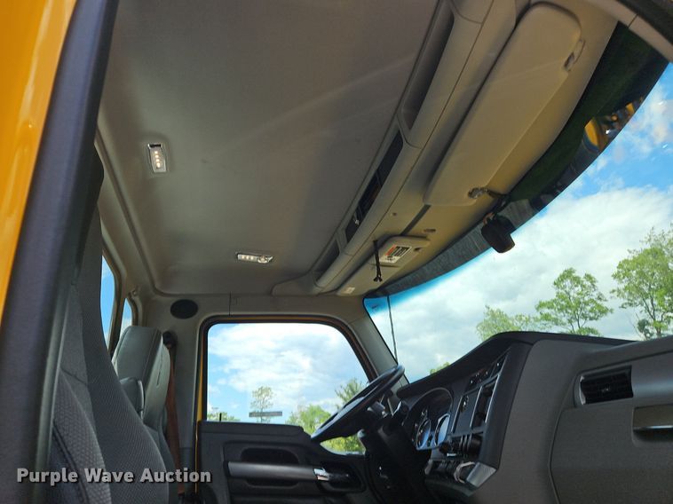 image for item OK9921 2020 Kenworth  T680 semi truck