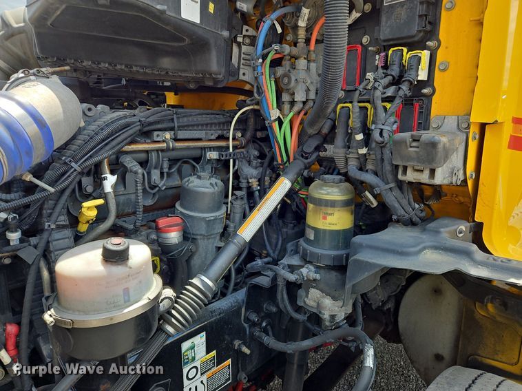 image for item OK9921 2020 Kenworth  T680 semi truck