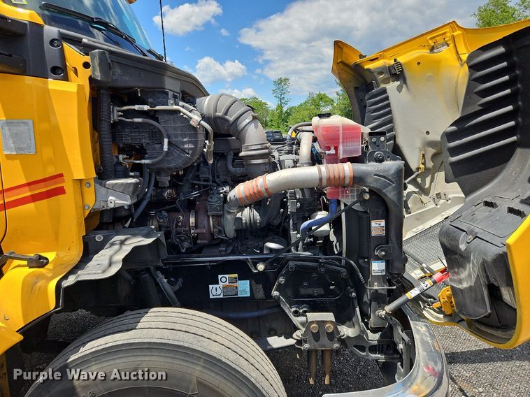 image for item OK9921 2020 Kenworth  T680 semi truck