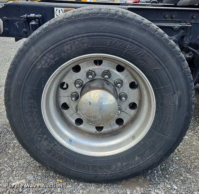 image for item OK9921 2020 Kenworth  T680 semi truck