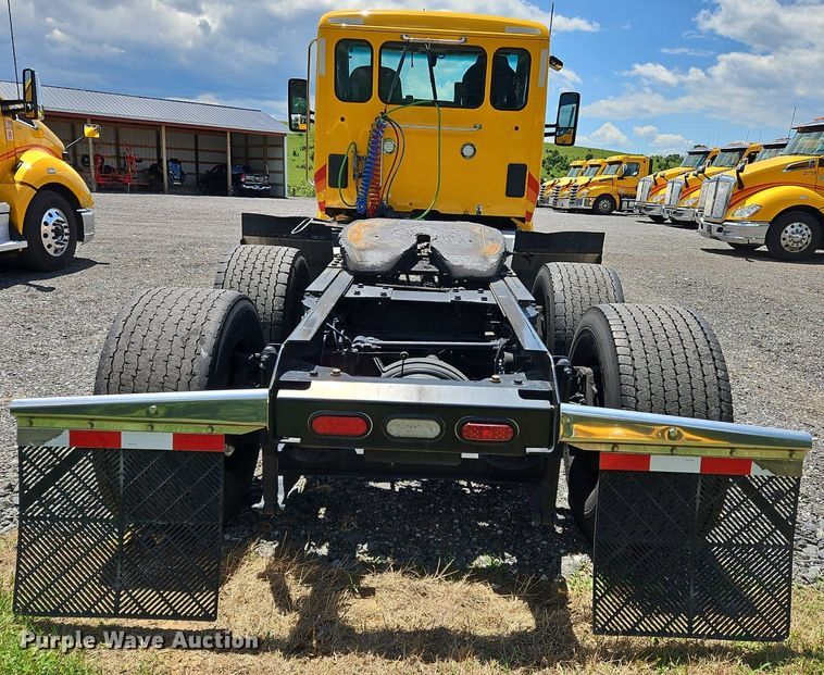 image for item OK9922 2020 Kenworth T680 semi truck