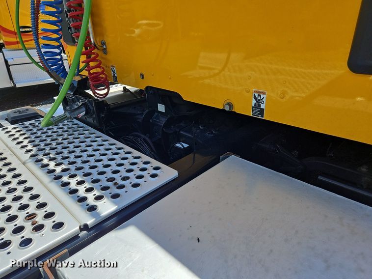 image for item OK9922 2020 Kenworth T680 semi truck