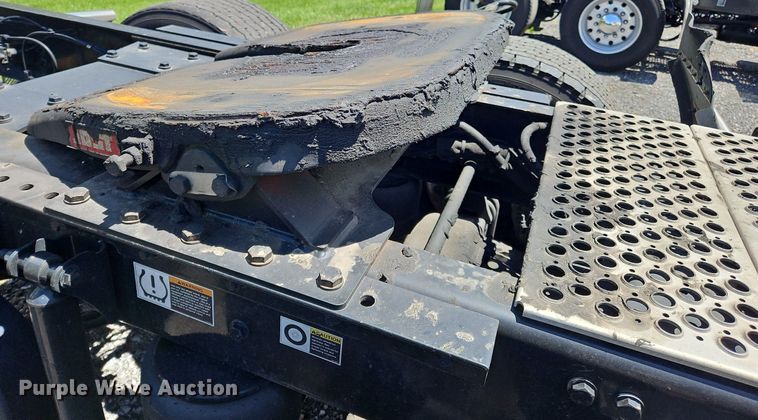 image for item OK9922 2020 Kenworth T680 semi truck