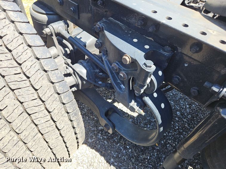 image for item OK9922 2020 Kenworth T680 semi truck