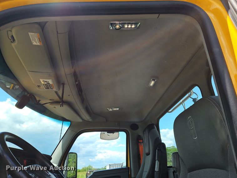 image for item OK9922 2020 Kenworth T680 semi truck