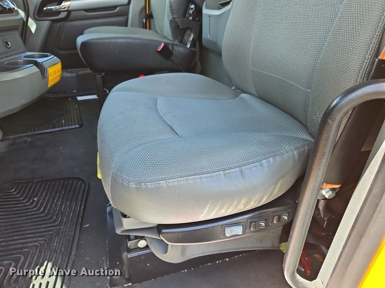 image for item OK9922 2020 Kenworth T680 semi truck