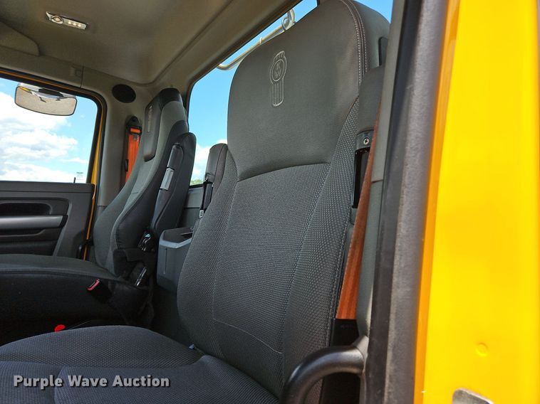 image for item OK9922 2020 Kenworth T680 semi truck