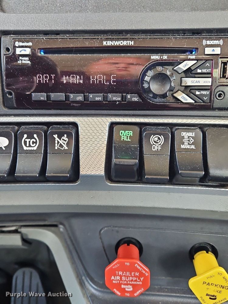 image for item OK9922 2020 Kenworth T680 semi truck