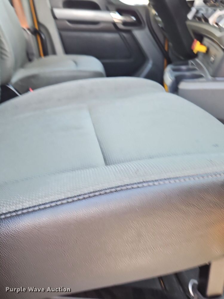 image for item OK9922 2020 Kenworth T680 semi truck