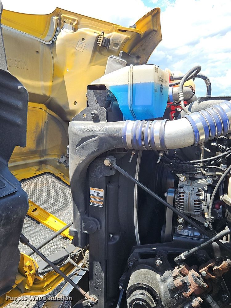 image for item OK9922 2020 Kenworth T680 semi truck