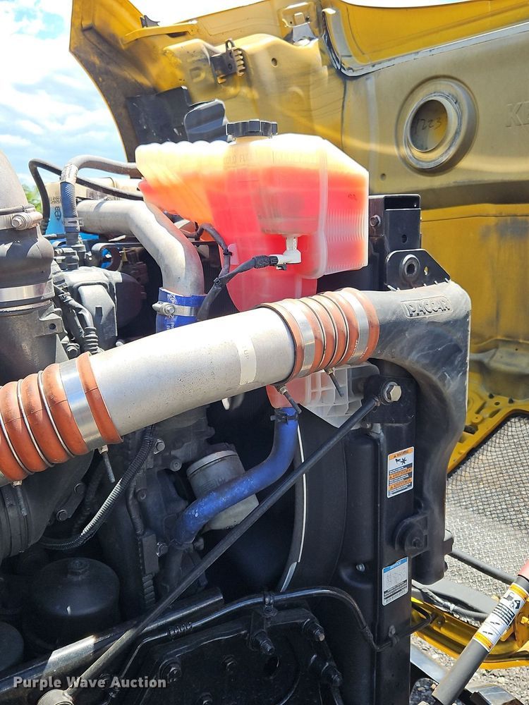 image for item OK9922 2020 Kenworth T680 semi truck