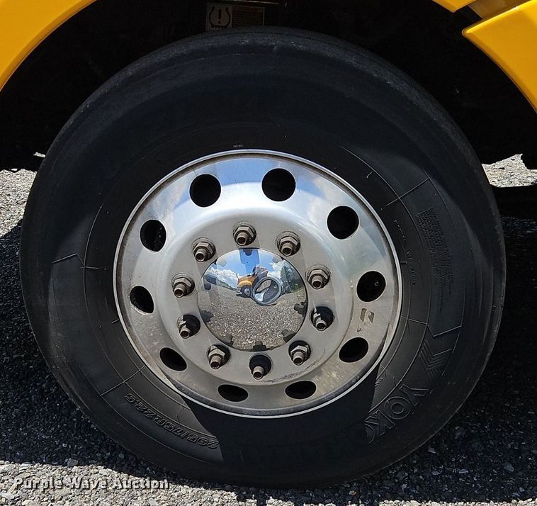 image for item OK9922 2020 Kenworth T680 semi truck