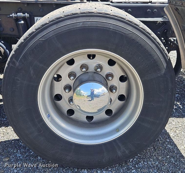 image for item OK9922 2020 Kenworth T680 semi truck