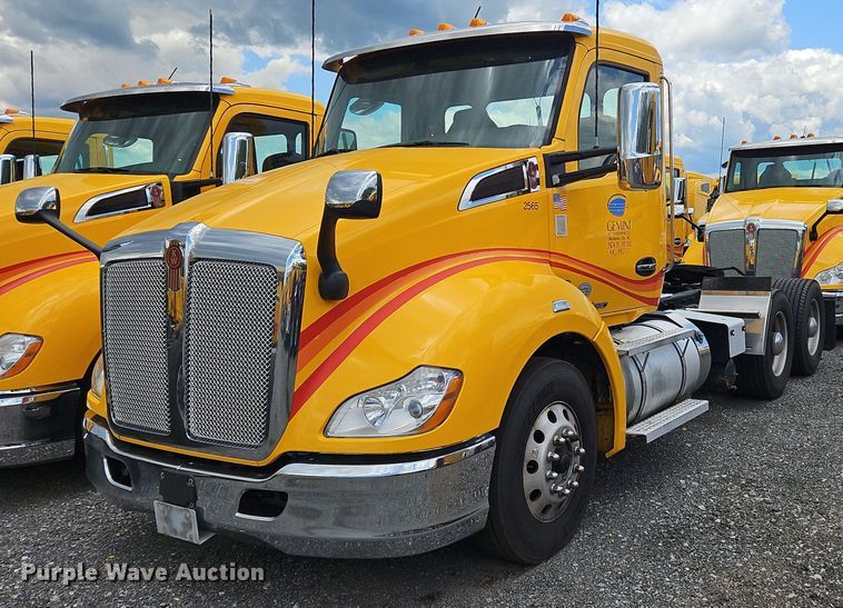 image for item OK9923 2019 Kenworth T680 semi truck